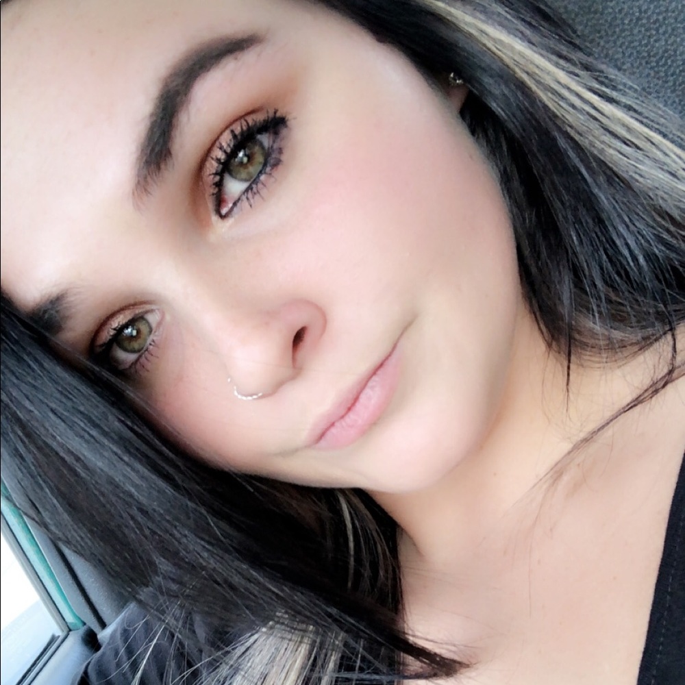 Meet your Posher, Alyssia